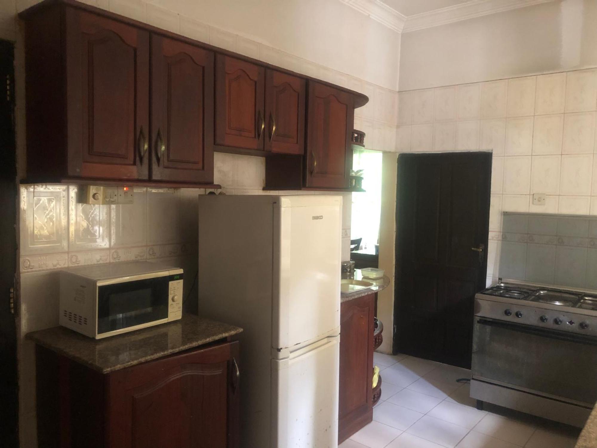 Tatys homestay Dar es Salaam Luaran gambar