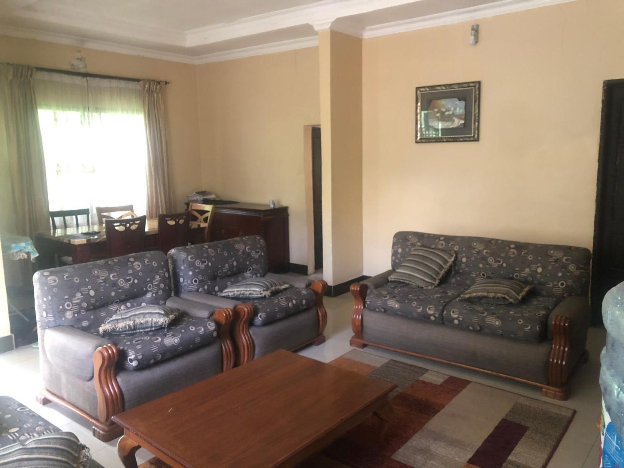 Tatys homestay Dar es Salaam Luaran gambar