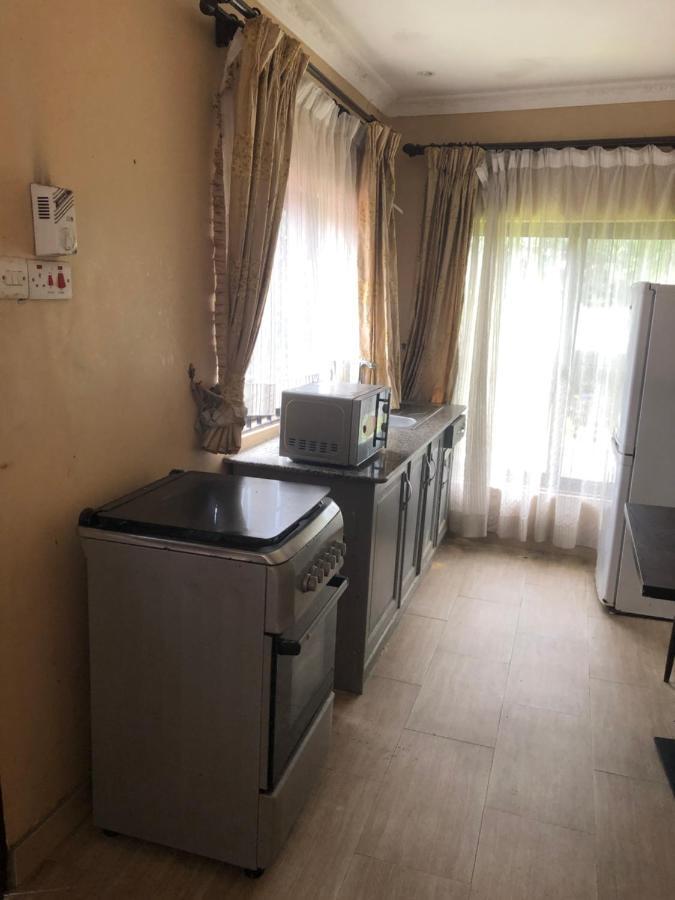 Tatys homestay Dar es Salaam Luaran gambar
