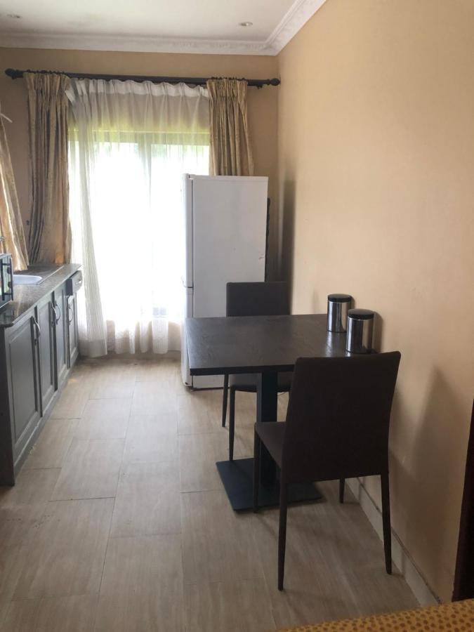 Tatys homestay Dar es Salaam Luaran gambar